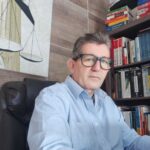 Quando o Poder ultrapassa à cabeça!